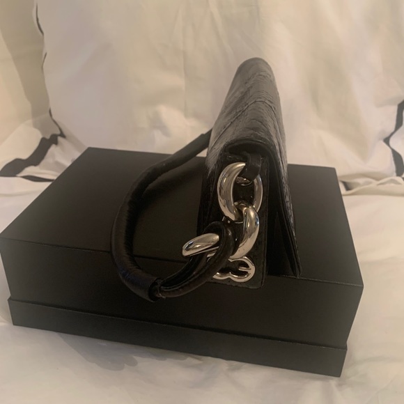 Handbag - Picture 3 of 7